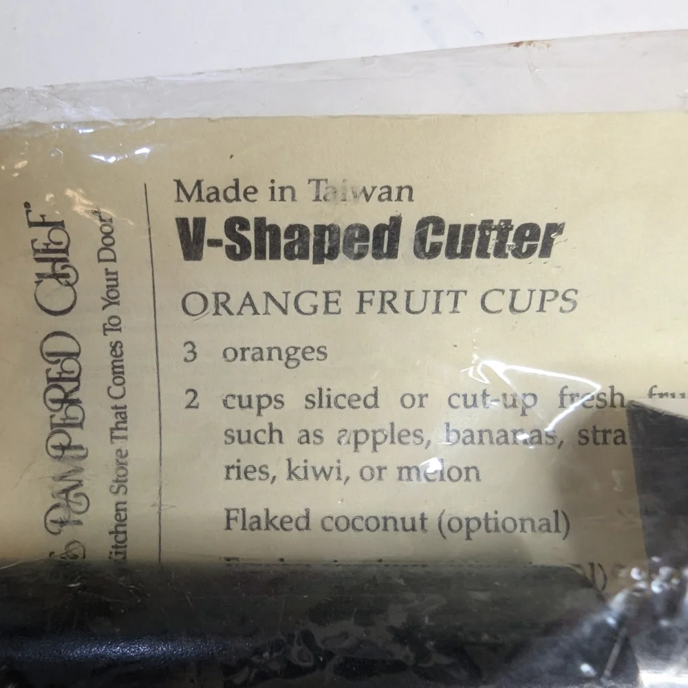New Pampered Chef V SHAPED CUTTER Melon Tomato Citrus Eggs Retired  8